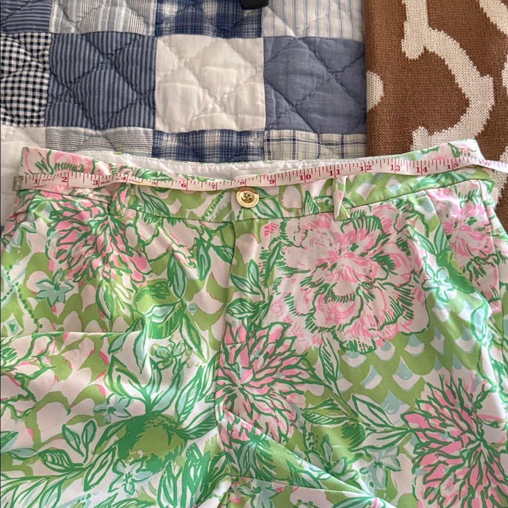 Lilly Pulitzer Natia mid rise Green and Pink Floral Shorts - Picture 10 of 11
